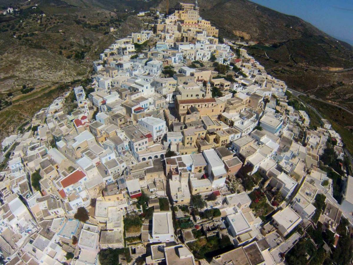 Traditional Medieval Stone House In "Ano Syros" Exterior foto