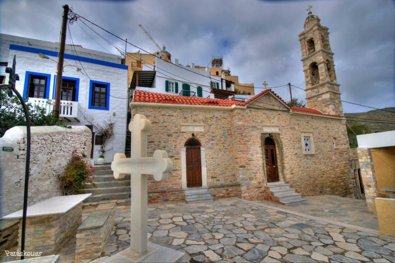 Traditional Medieval Stone House In "Ano Syros" Exterior foto